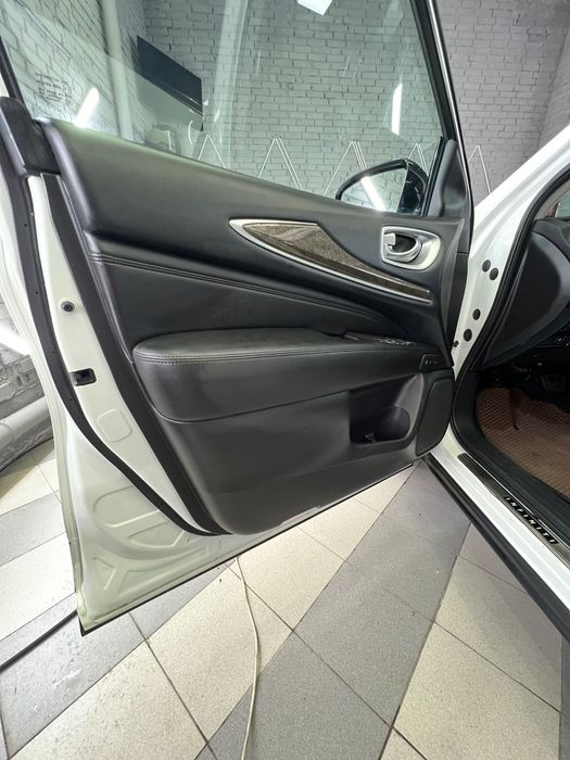 Продам надійну машину Infiniti QX60