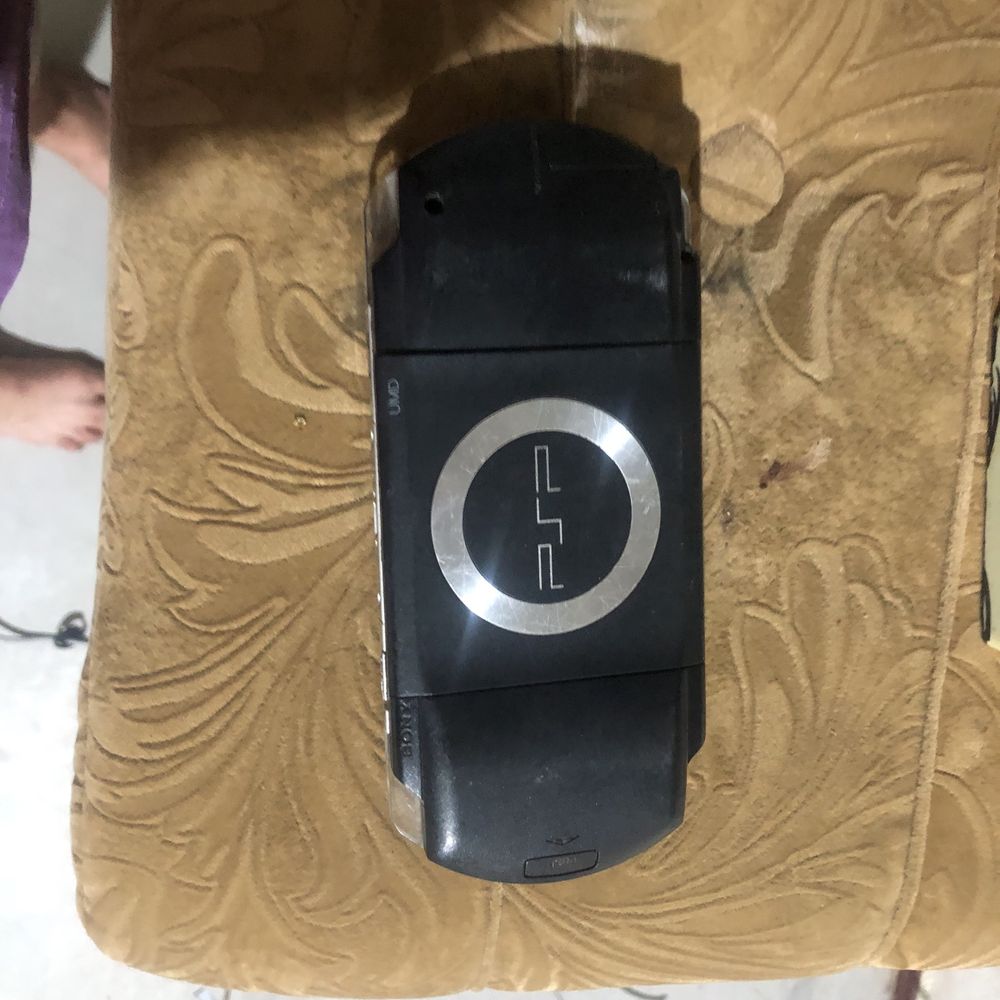 Psp батарея докуплена нова 2 рази порграли