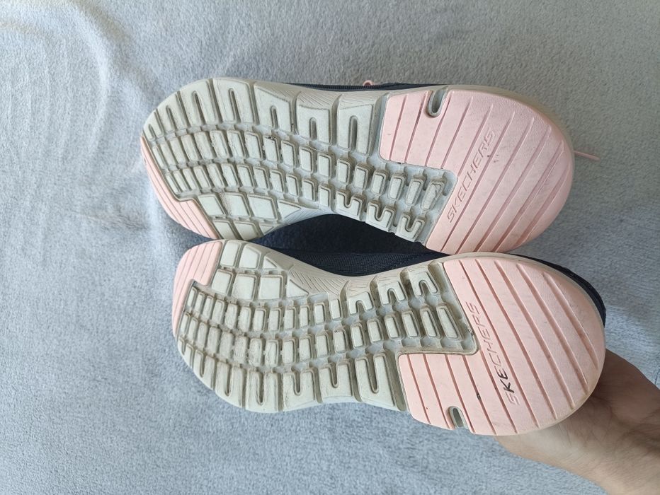 Женские кроссовки Skechers р41.5