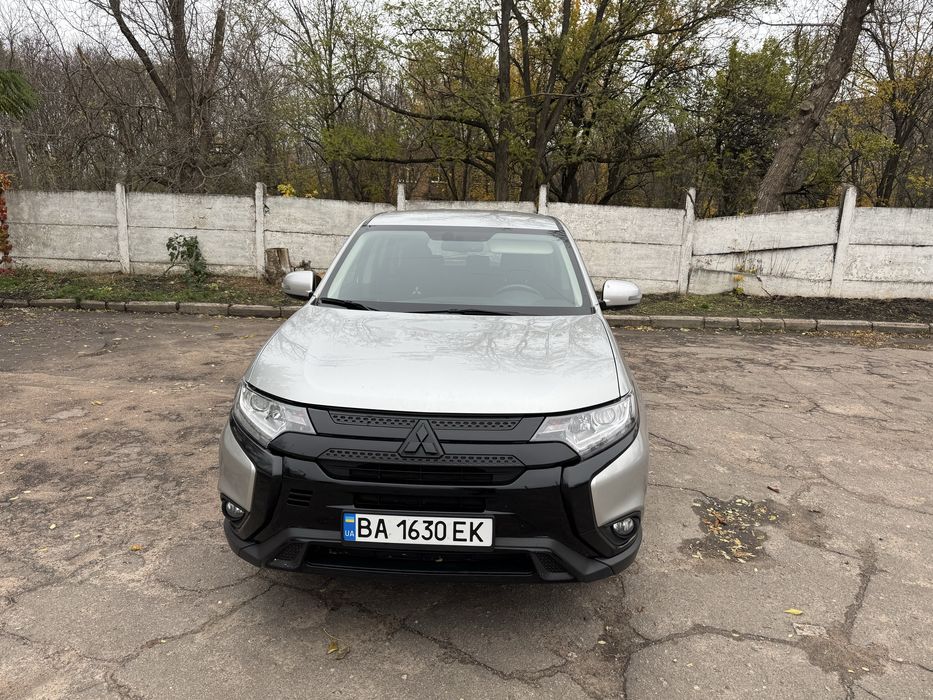 mitsubishi outlander 2020