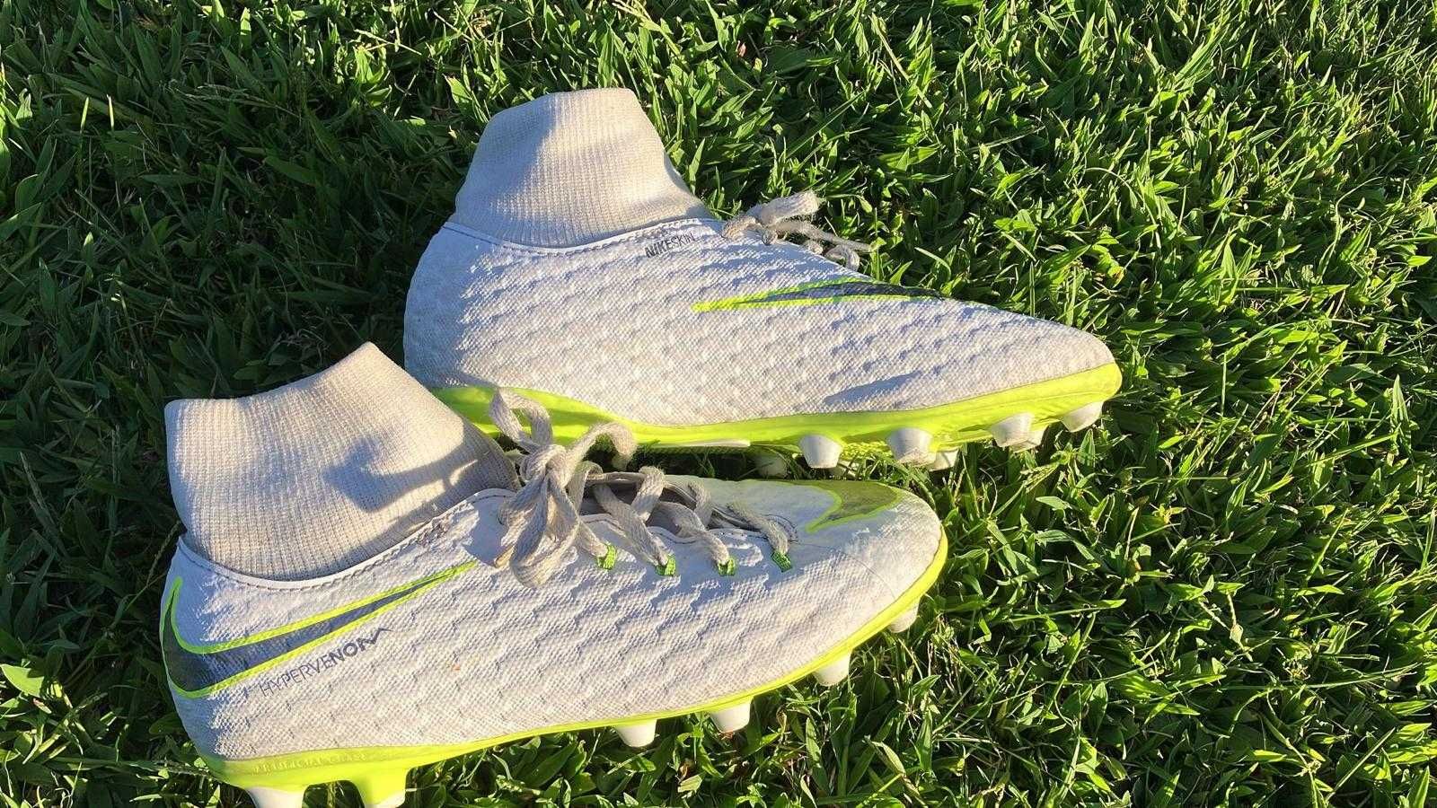 Chuteiras NIKE Hypervenom - 35,5