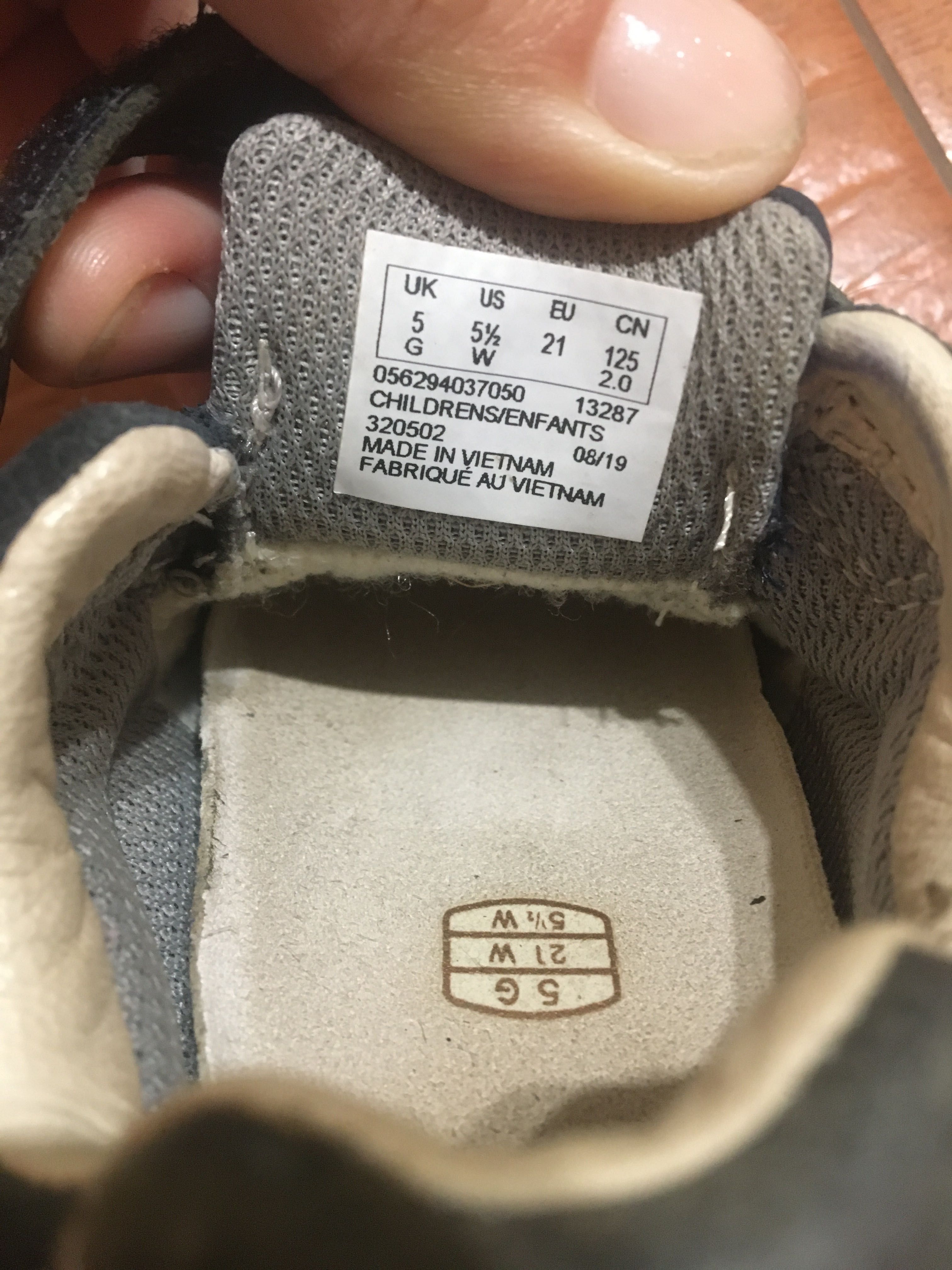 Кросівки Clarks 21 розмір на хлопчика 1-2 рочки б/в