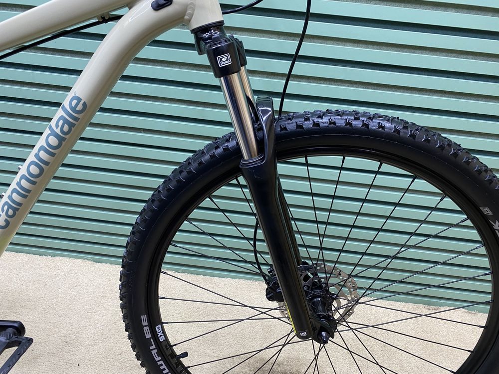 Гірський МТВ М 29 Cannondale Trail Eight 2023 SR Suntour XCE 28 100mm