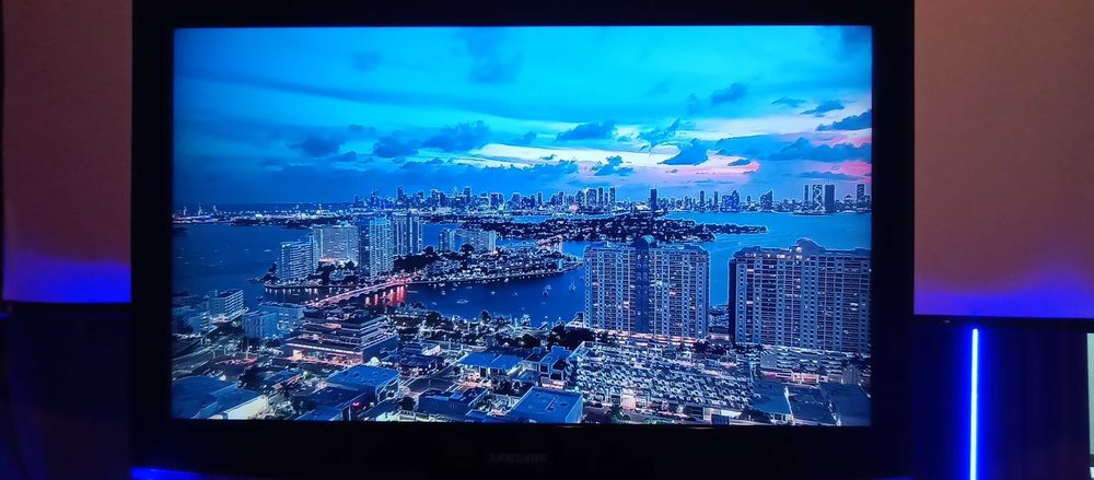 Привет продам телевизор