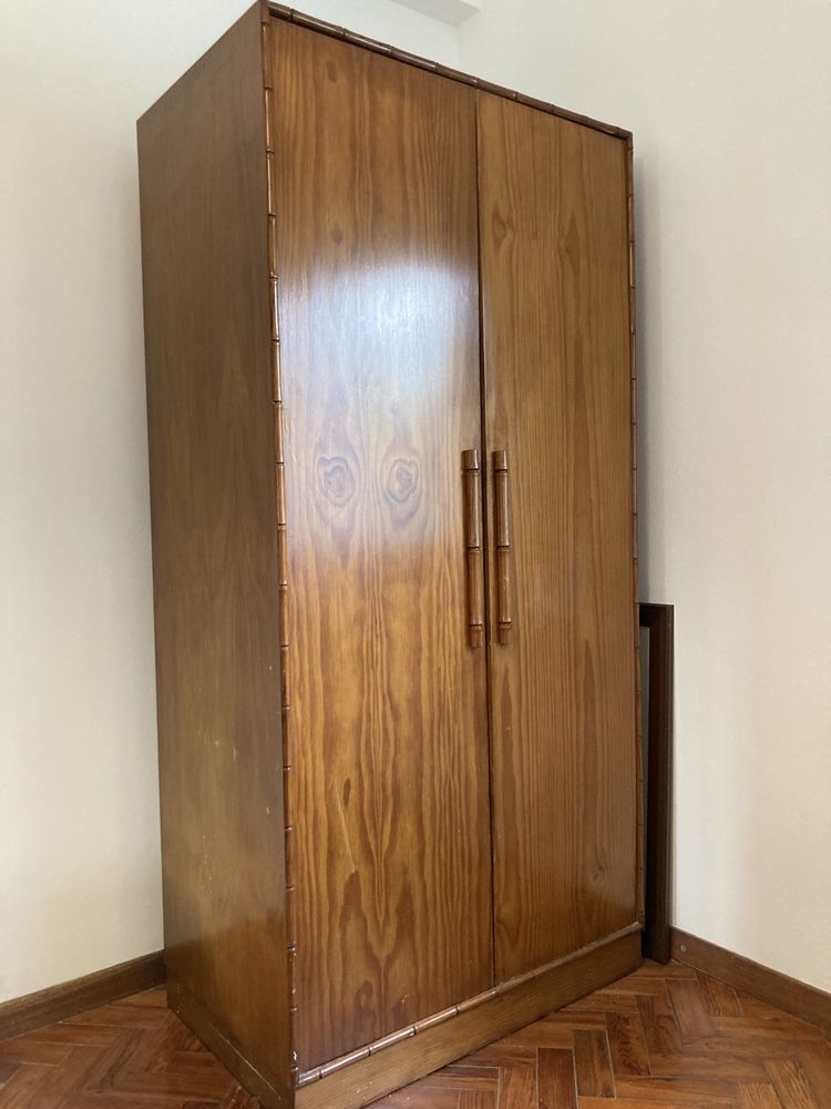 Armário/ roupeiro de duas portas