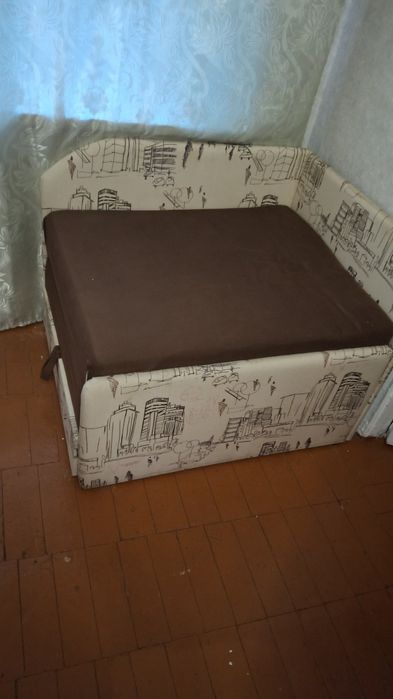 Продам крісло диван