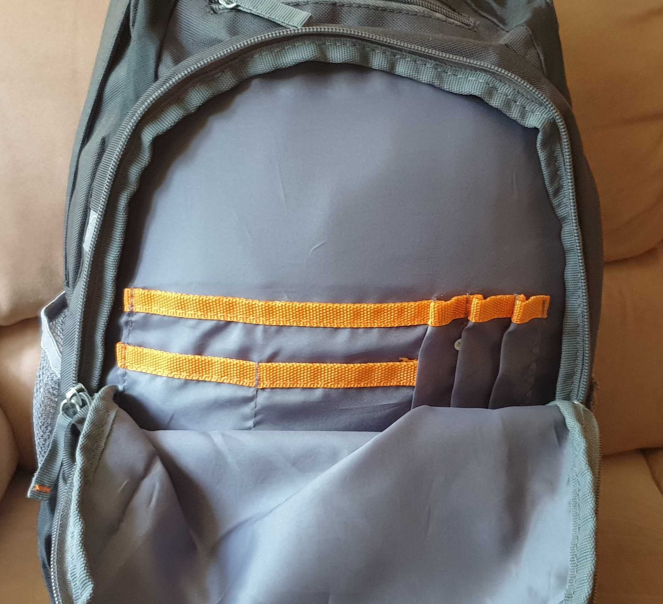 Plecak sportowy na kółkach stelaż