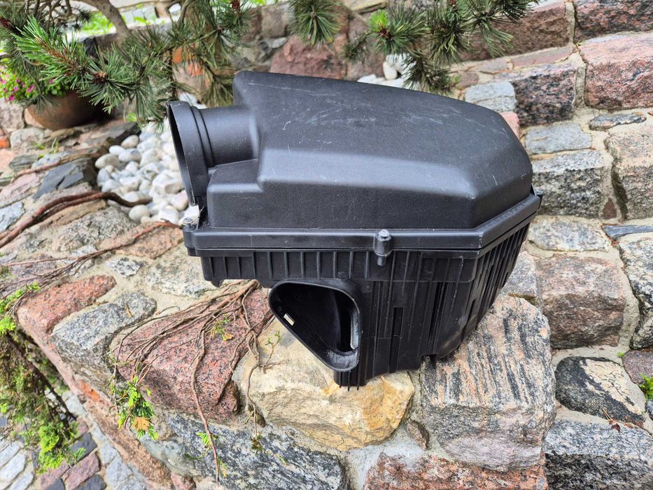 volvo v70  XC60 S60 V60 2.0 2.4 D3 obudowa filtra powietrza