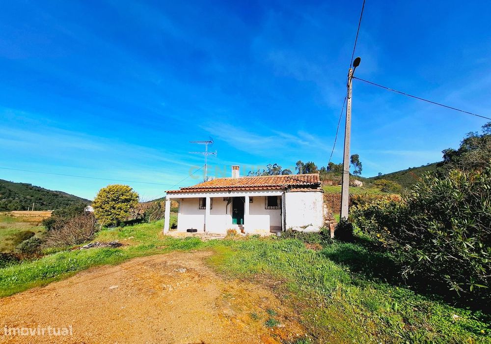 Herdade com 6 Ha  com uma casa térrea