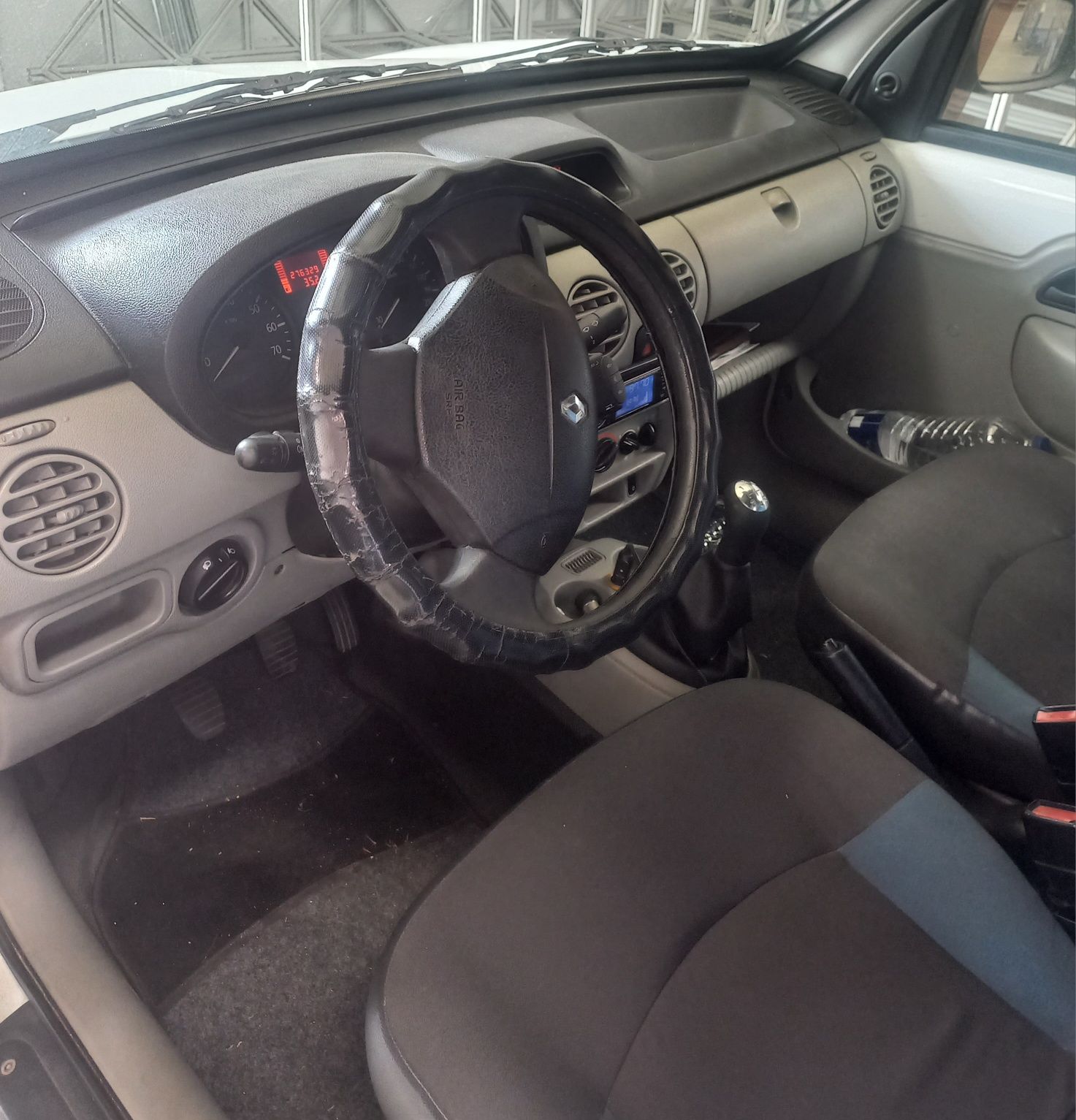 Renault  kangoo  impecável