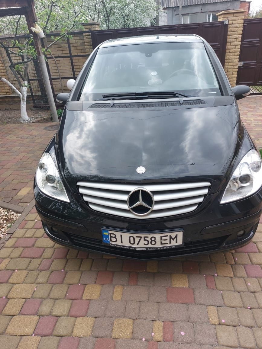 Mercedes-Benz B200