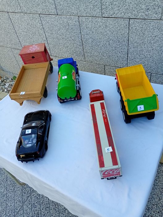 Brinquedos em Madeira -chapa-e plástico