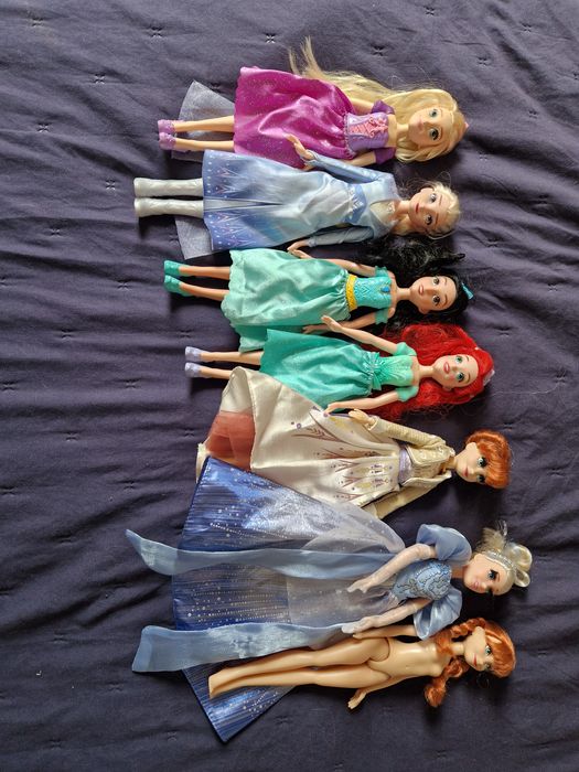 Lalki barbie, bobasy