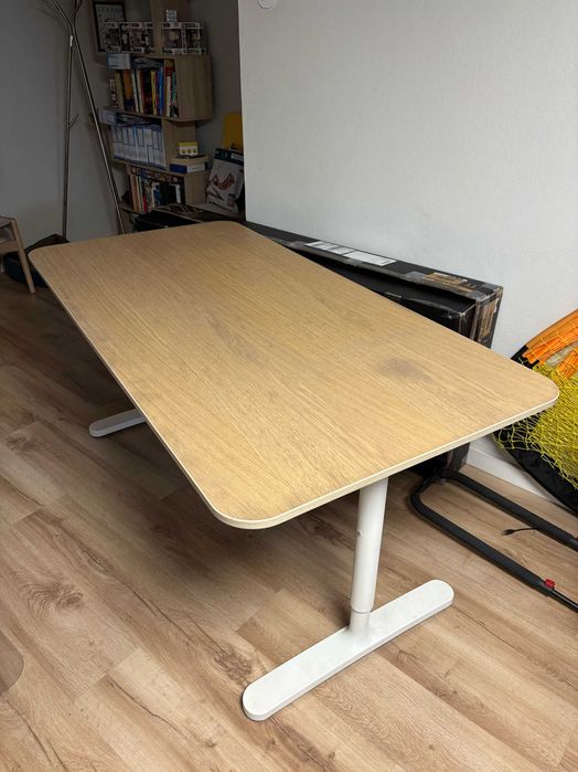 Secretária Ikea Bekant