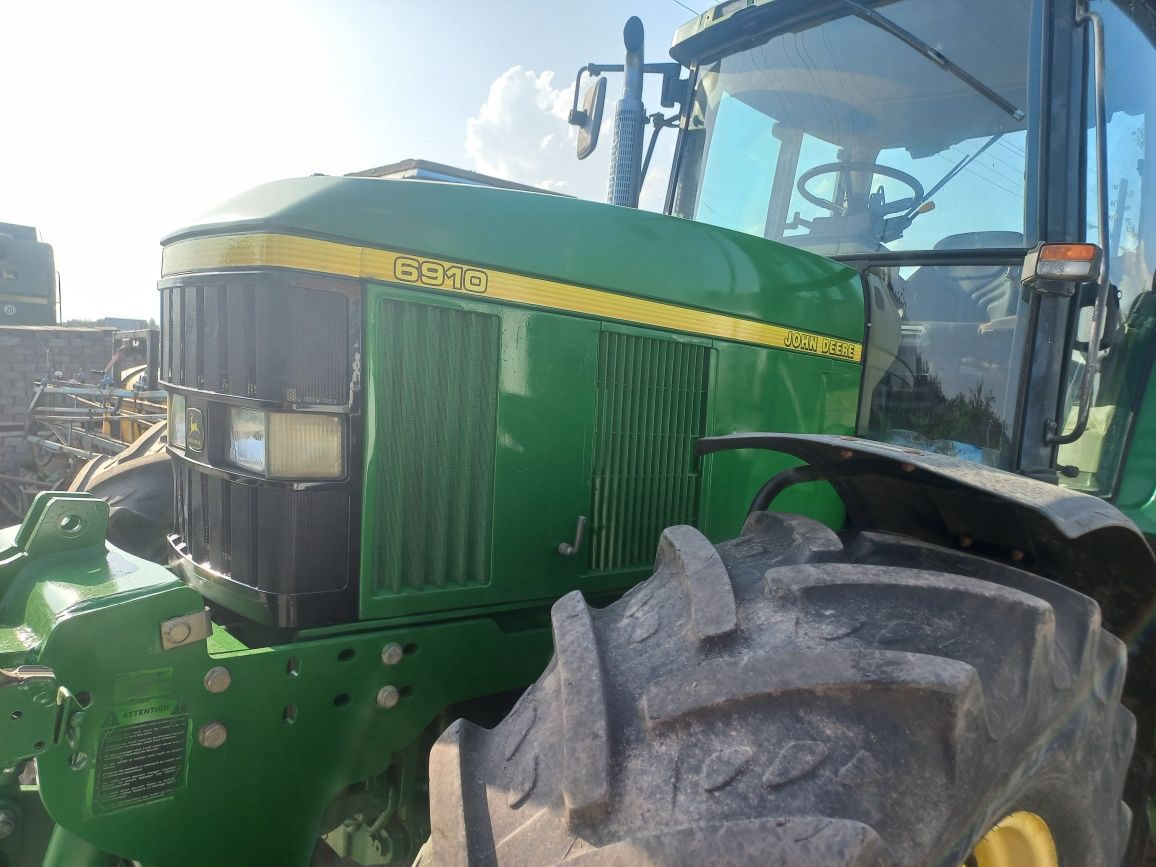 Свіжопривезений трактор John Deere 6910 2002рв 145кс.