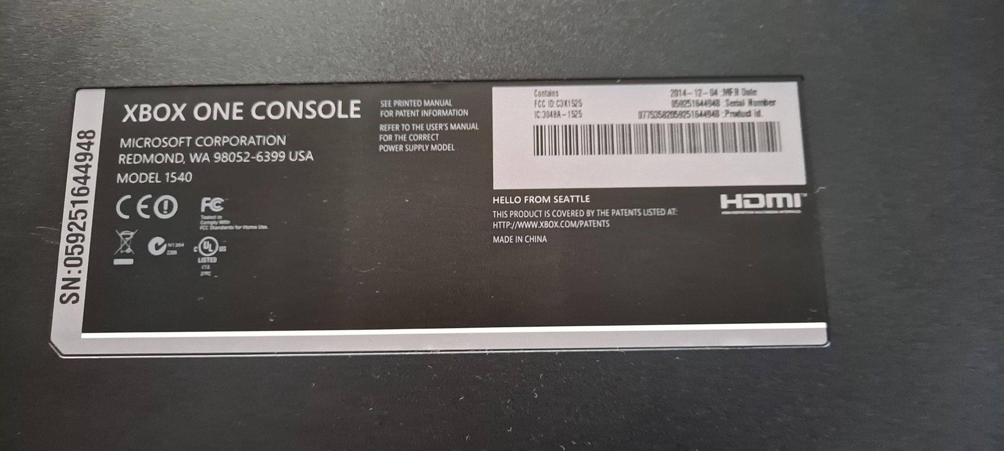 Xbox One 500 GB + kinect + gra + art box Sniper