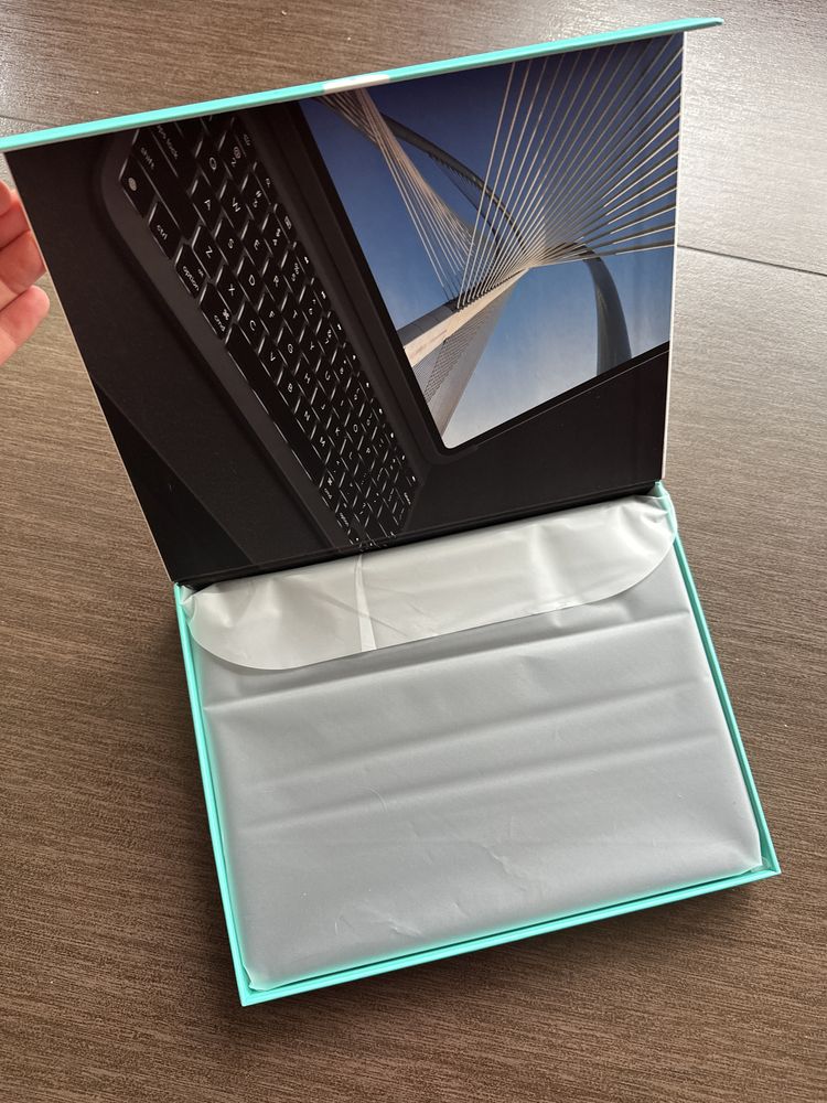 Etui i klawiatura Slim folio pro na ipad 11 NOWA