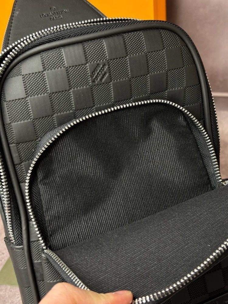 Сумка Louis Vuitton Avenue Sling Infini Graphite