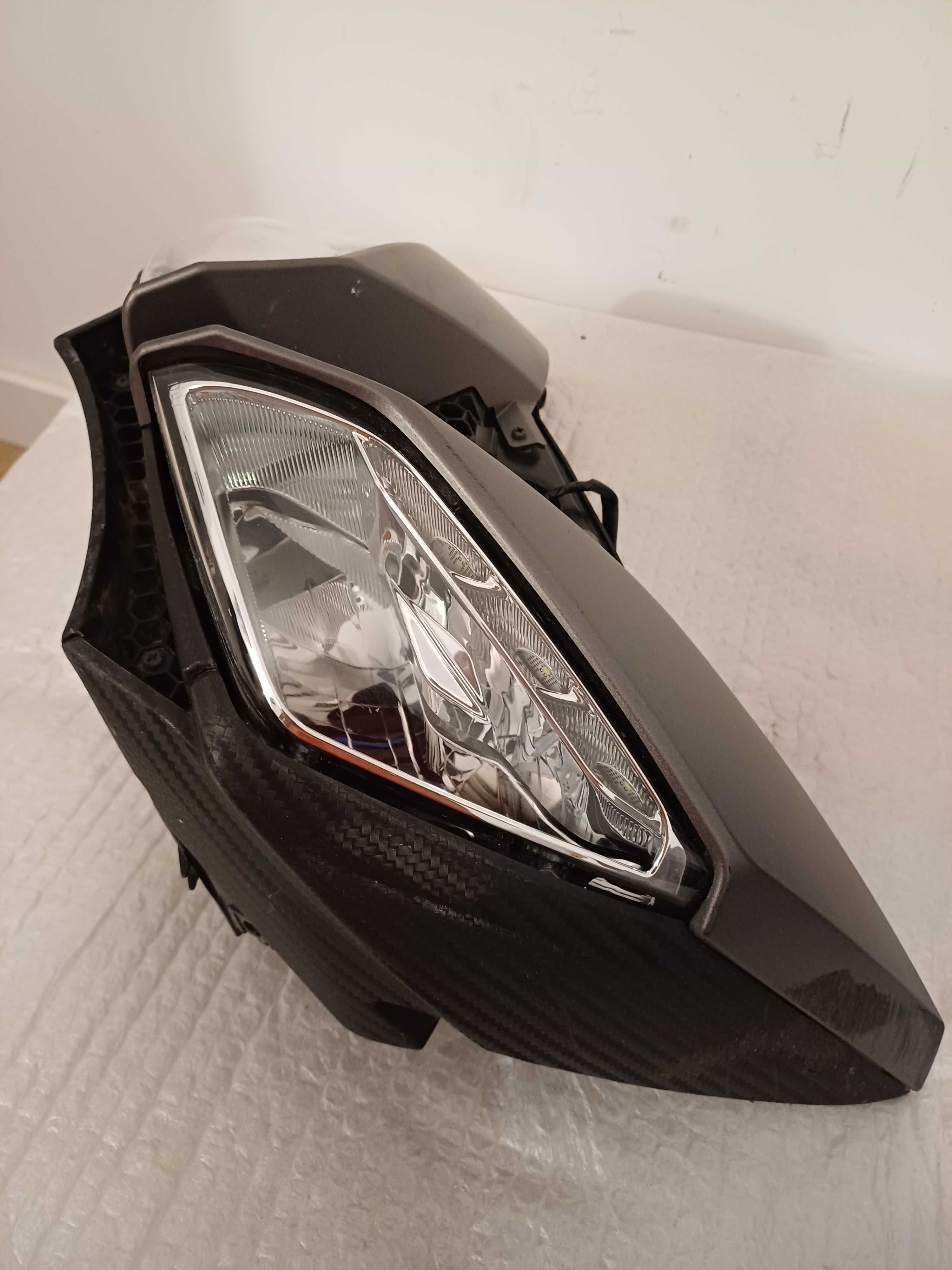 Reflektor Yamaha MT09  Lampa