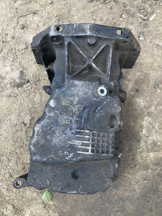 Піддон  Рено Логан Daster 1.5 dci