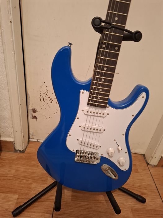 Guitarra nova cim acessórios