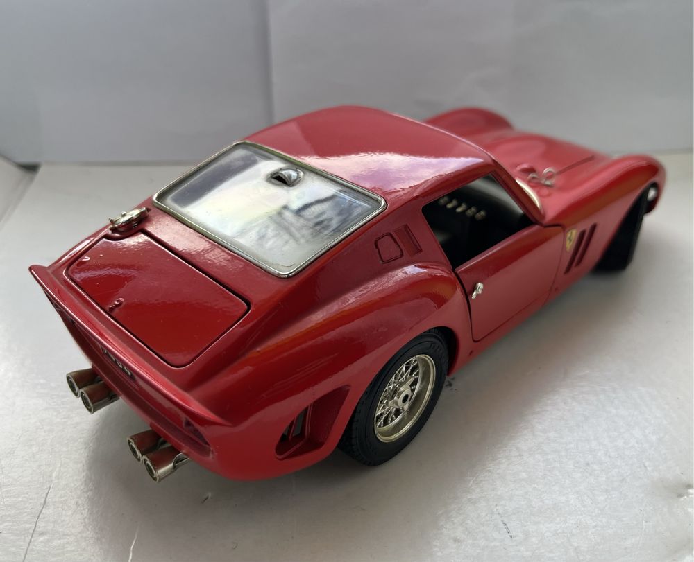 Model samochodu w skali 1:18 Ferrari 250 GTO Bburago Burago