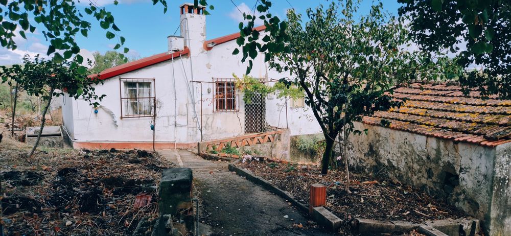 Moradia inserida em terreno de 3.700 m².