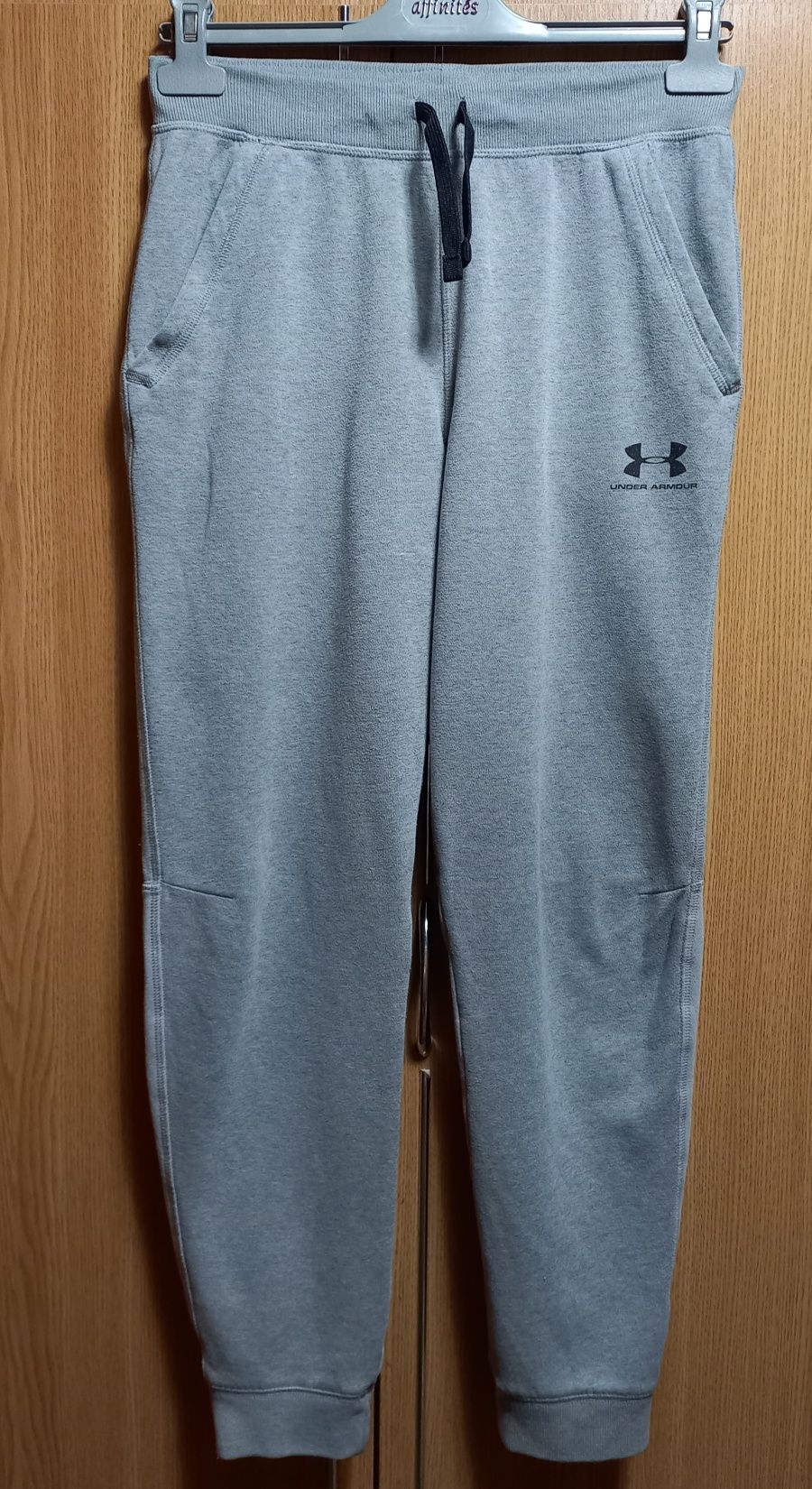 Штани спортивні under armour, 12-16 років