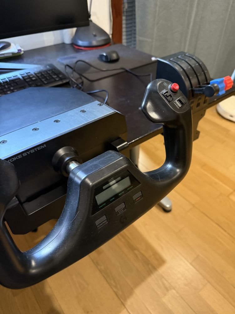 FLIGHT YOKE SYSTEM [Yoke and Throttle Quadrant]