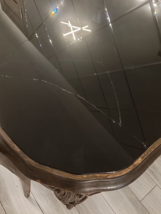 Стіл дерев'яний з кріслами