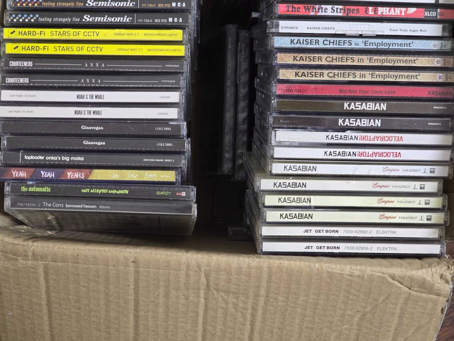 Indie Rock CD | Kasabian, The White Stripes, Maximo Park, The Kooks