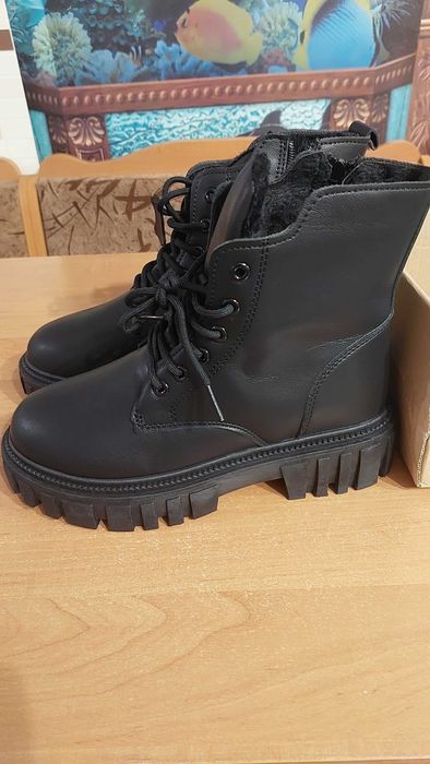 Зимові жіночі чоботи