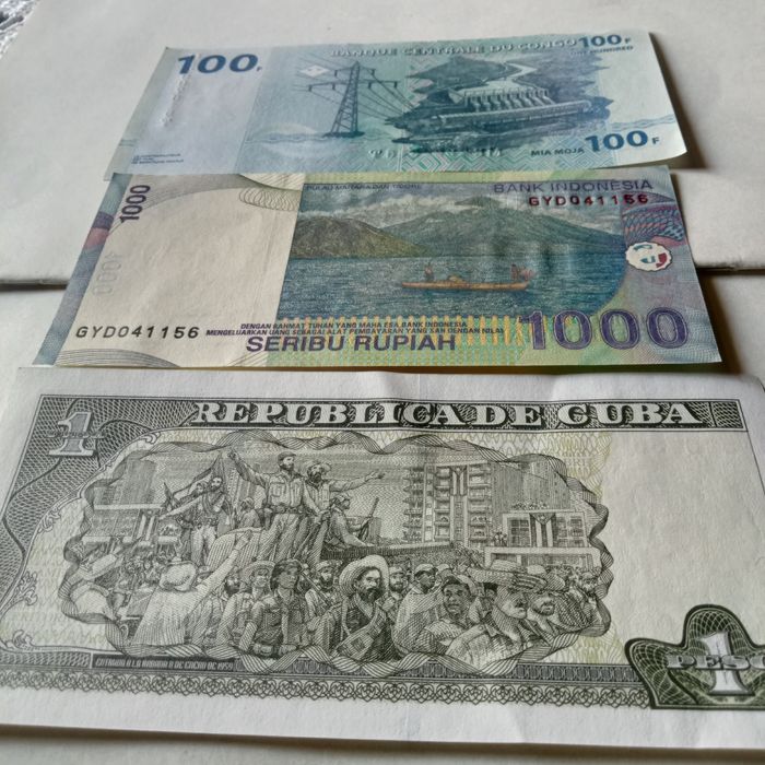 Notas e cedulas varios paises