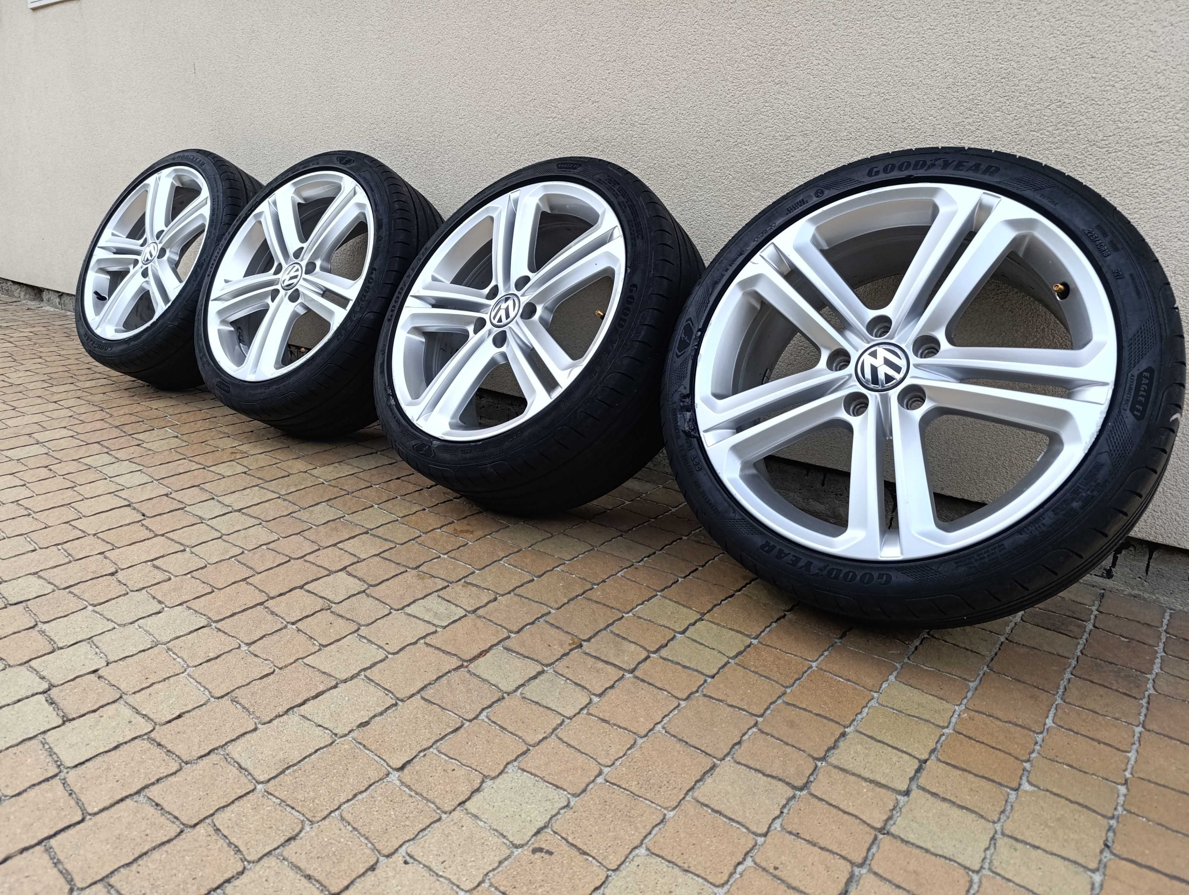 4x Vw Golf VII  Koła Felgi 18'' 5x112 ET51 R-LINE Opony 225/40/18