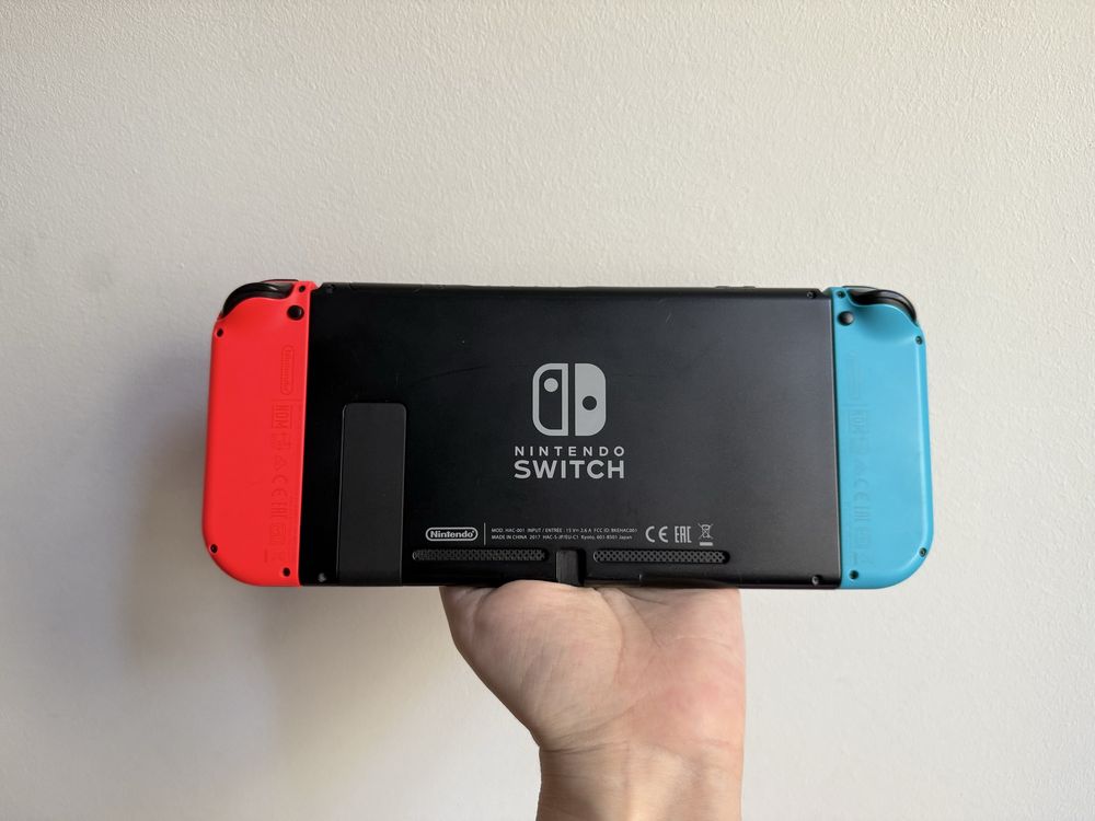Nintendo Switch 1 + Pro controller - Stan jak nowy