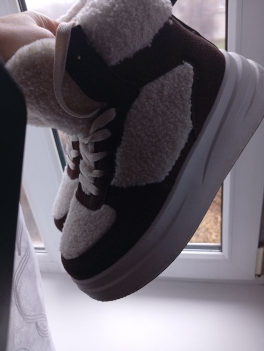 Продам ботинки р39