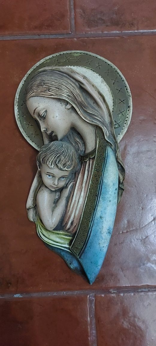 Estatueta Maria e Jesus de pendurar parede