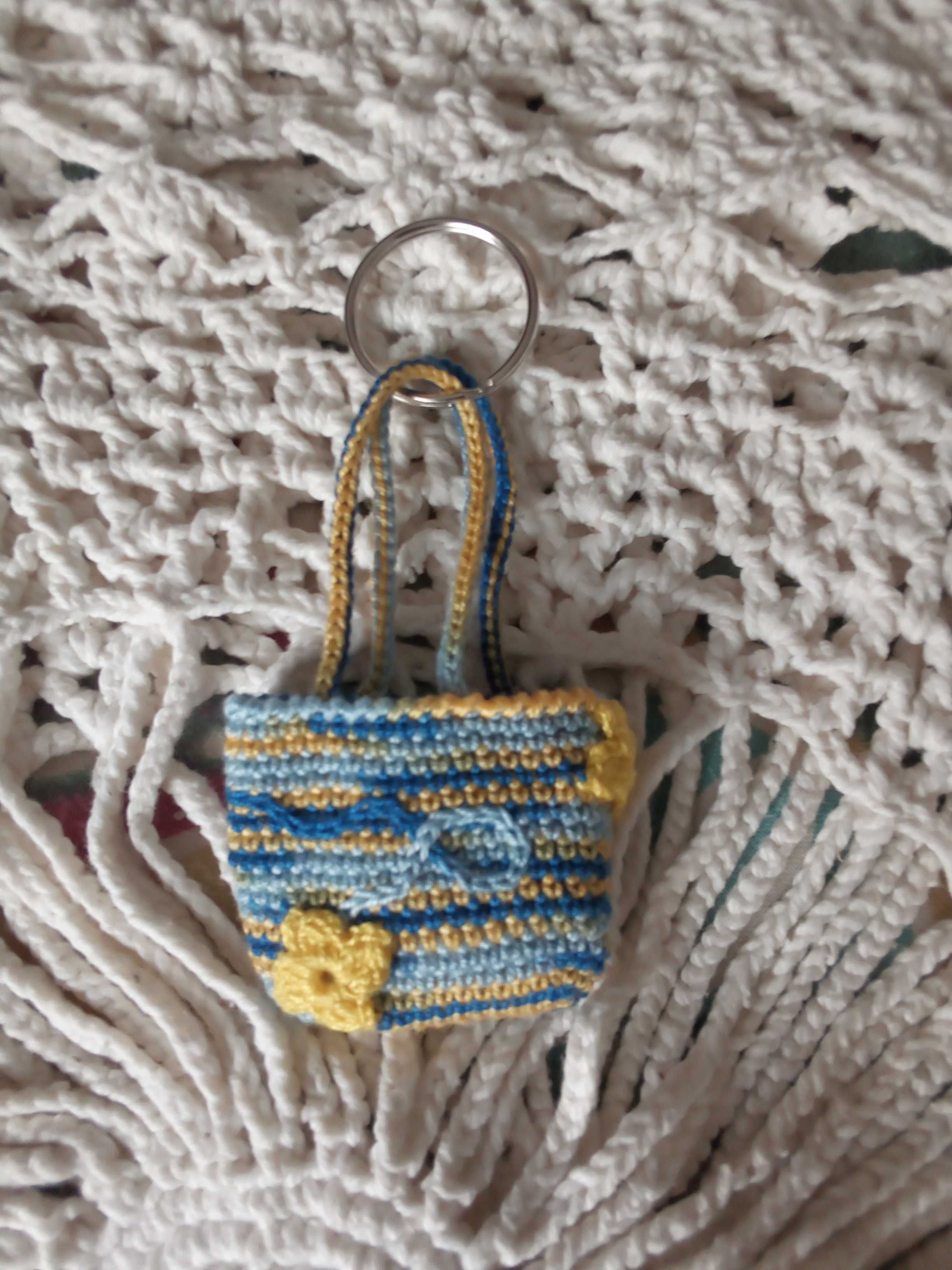 Porta-chaves "tote bag" em crochet