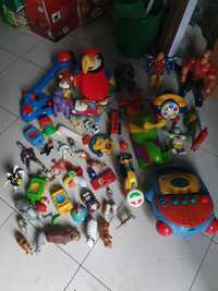 Conjunto de brinquedos carrinhos e bonecos