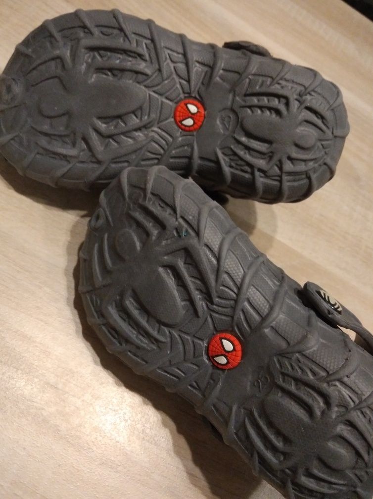 Sandały typu Crocs 25