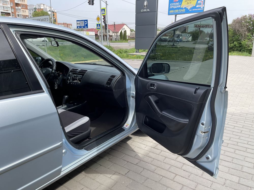 Honda Civic 2005 Автомат Газ