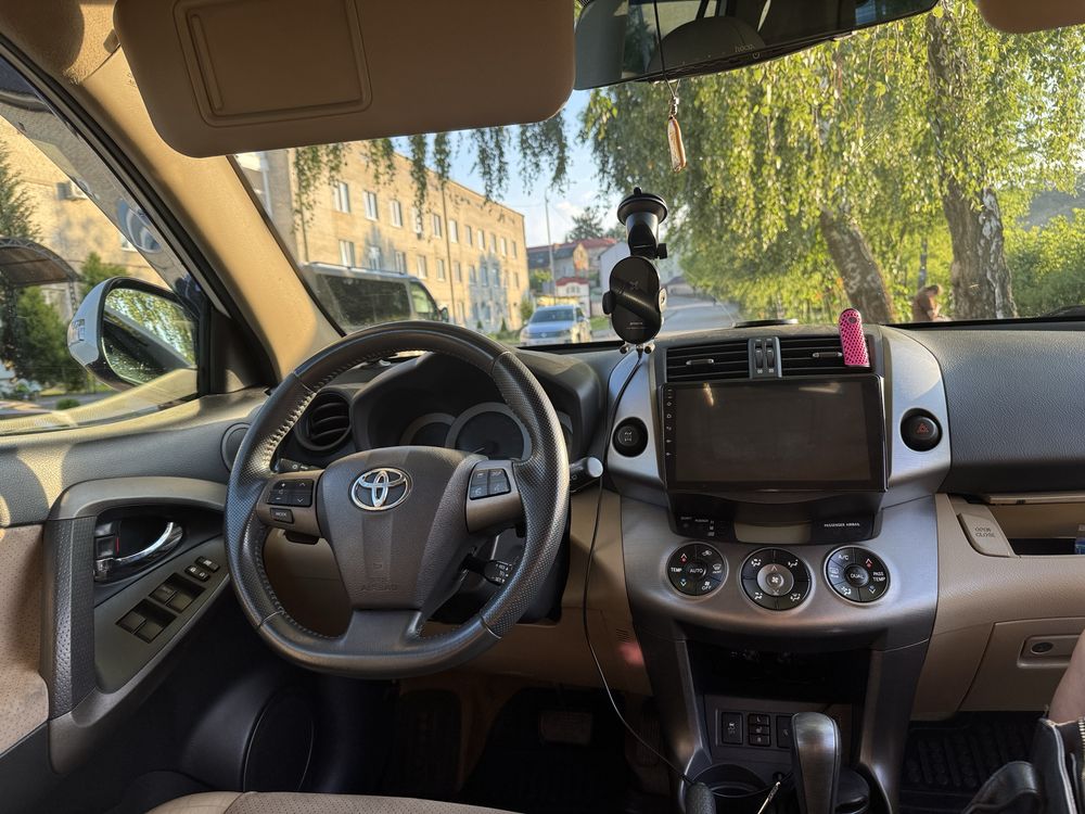 Toyota RAV4, 2010 рік, повний привід, стан ідеальний!