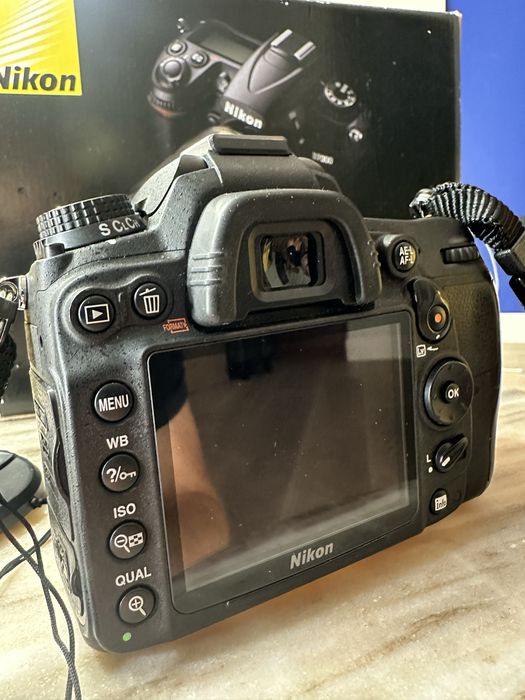 Nikon D7000 + obiektyw 18–105mm VR + akcesoria
