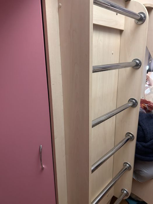 Драбина сходинки для дитячого ліжка