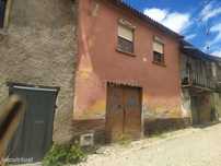 Moradia T3 para Recuperação em Meixedo, Bragança - Oportunidade Única!