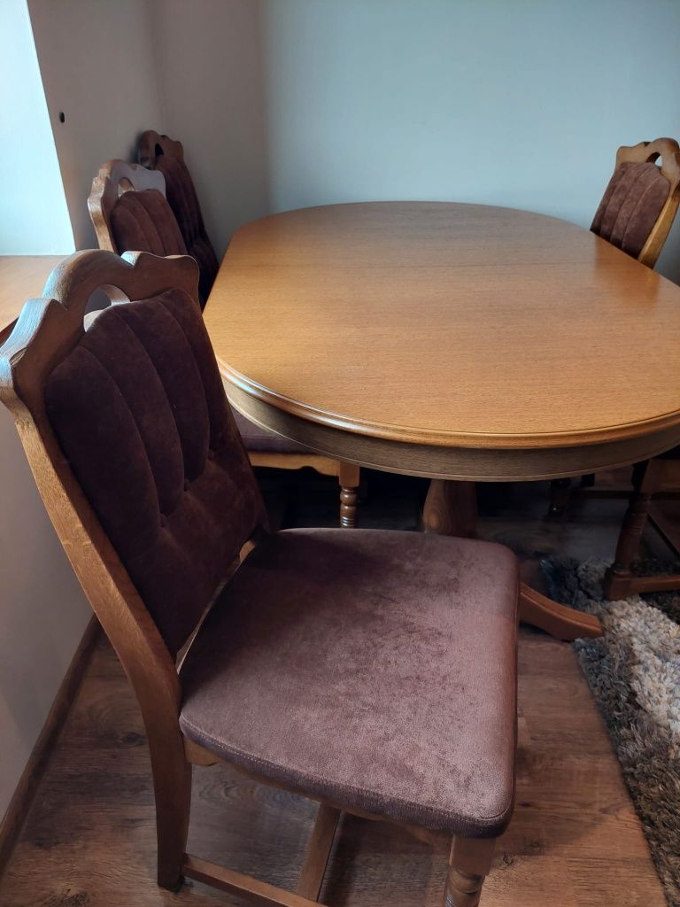 Stół dębowy rozkładany 6 krzeseł nowa tapicerka stan bardzo dobry
