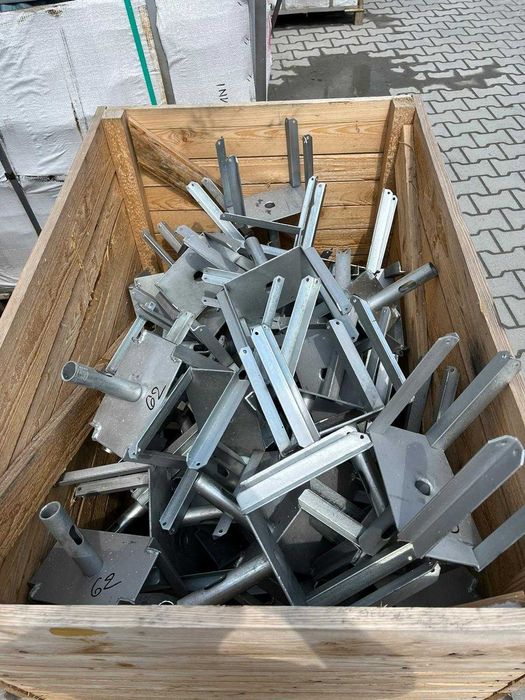 Nowe ocynkowane głowice/ korony do stempli budowlanych głowica, korona