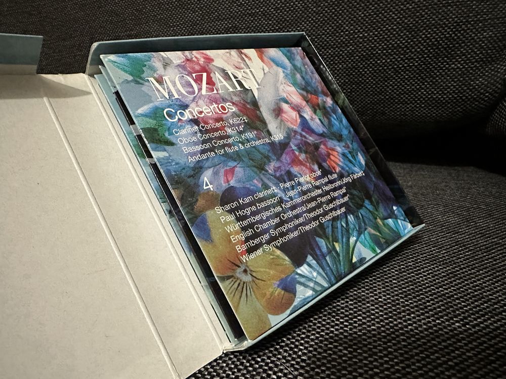 W.A. MOZART- Complete Violin and Wind Concertos- box 5 cd (Warner)