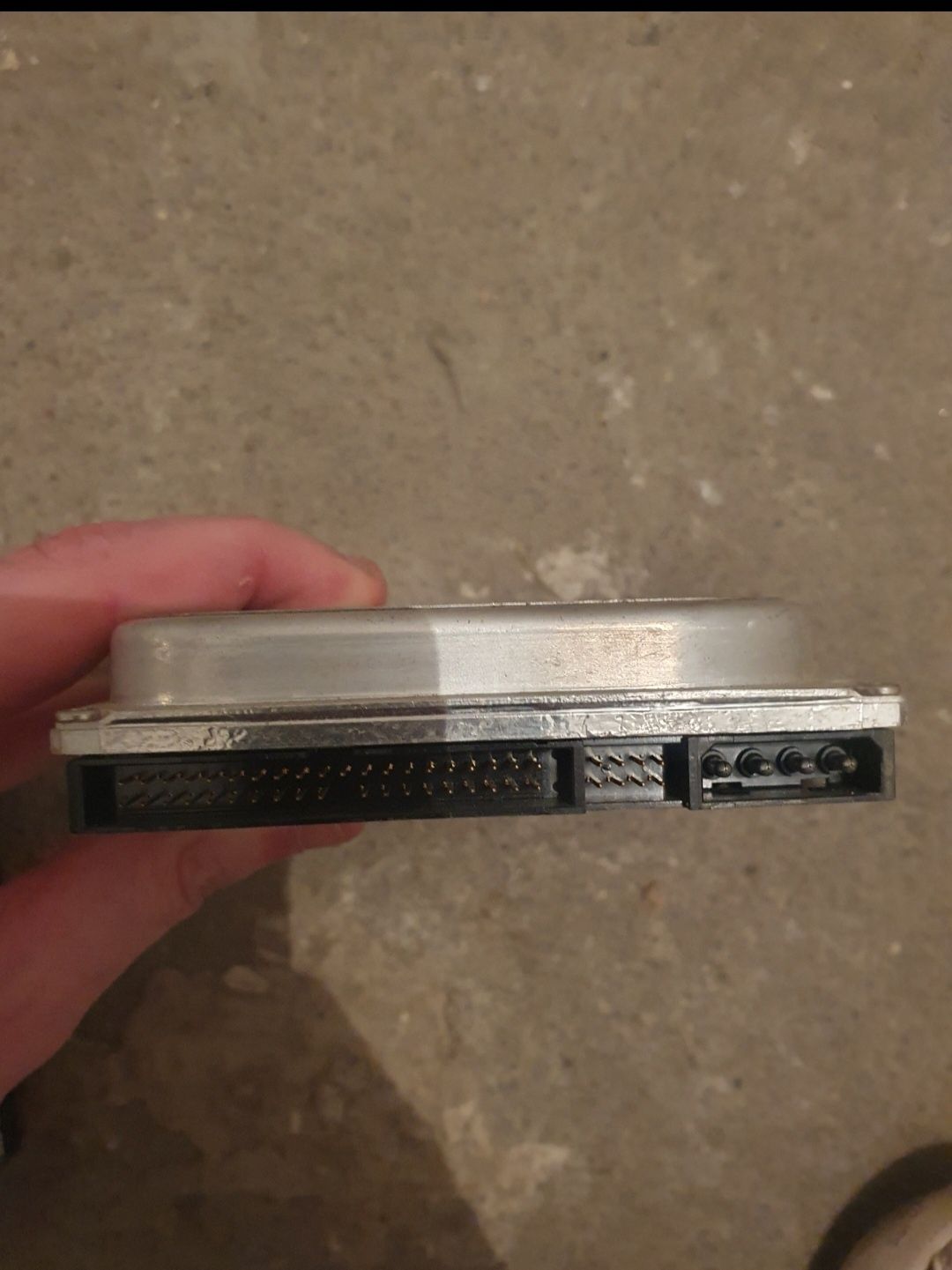 Dyski twarde 20 GB oraz 3,2 GB HDD