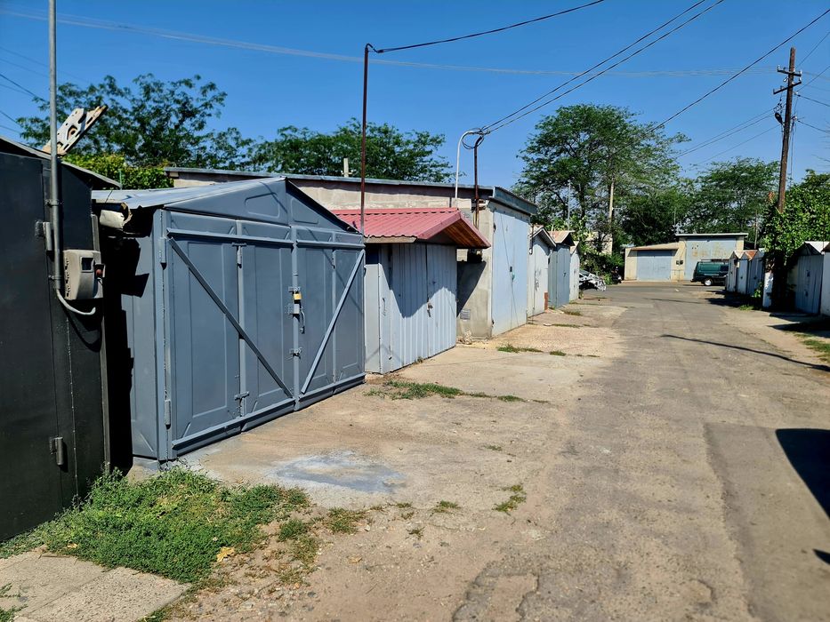 Сдам железный гараж, кладовка пос. Котовского,  на ул. Паустовского